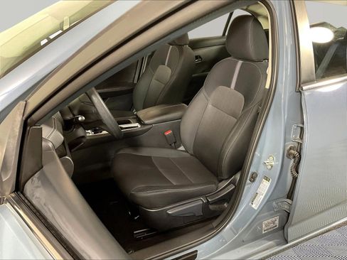 Used 2024 Nissan Sentra SV FWD image 21