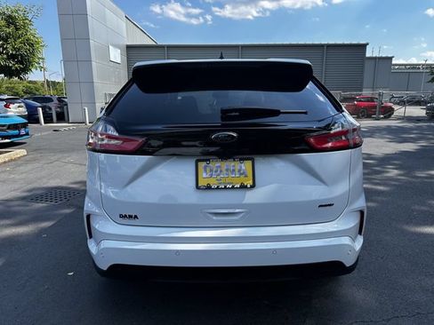 Certified 2023 Ford Edge SE w/ Black Appearance Package AWD/4WD image 6