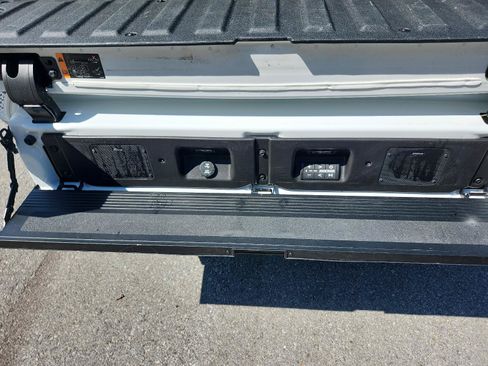 Used 2024 GMC Sierra 2500 Denali Ultimate AWD/4WD image 16