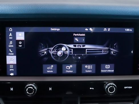 Used 2025 Porsche Macan image 21