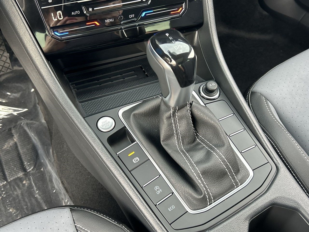 New 2027 Volkswagen Jetta SE FWD image 26