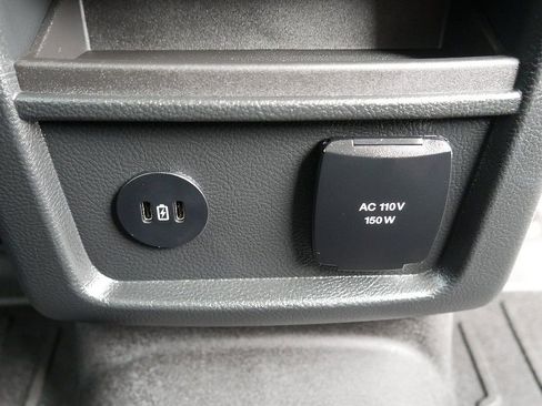 Used 2024 Ford Edge Titanium AWD/4WD image 52