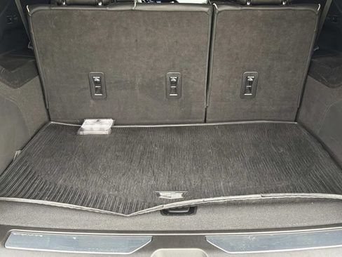 Used 2023 Cadillac Escalade ESV Premium Luxury AWD/4WD image 27