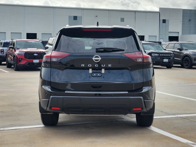 Used 2025 Nissan Rogue SV w/ SV Premium Package FWD image 6