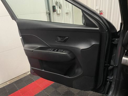 Used 2025 Hyundai Kona SEL AWD/4WD image 25