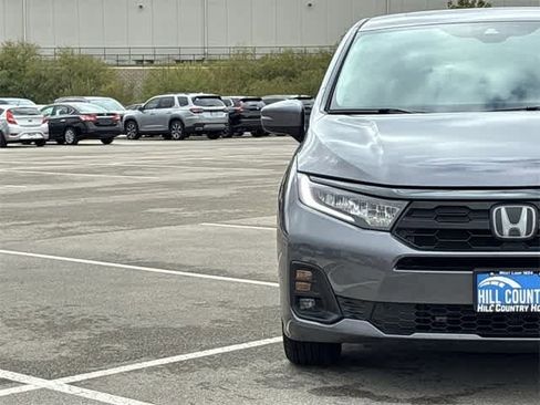 Certified 2026 Honda Odyssey Touring image 17