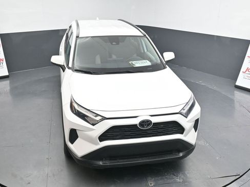 Used 2022 Toyota RAV4 XLE image 23
