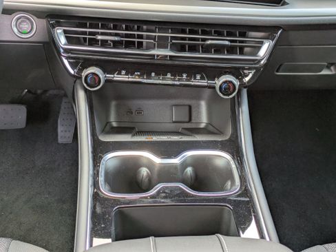 New 2025 Chevrolet Traverse LT w/ Enhanced Driving Package image 14