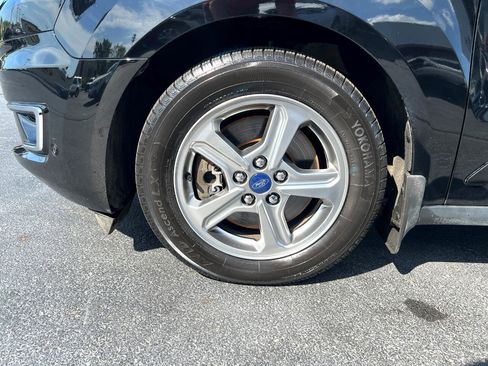 Used 2019 Ford Transit Connect Titanium w/ Titanium Premium Package image 11