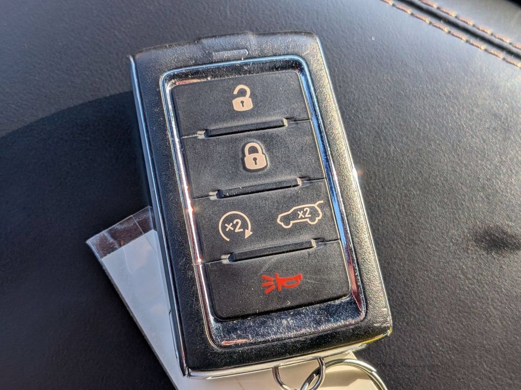 Used 2023 Jeep Grand Cherokee Summit AWD/4WD image 39