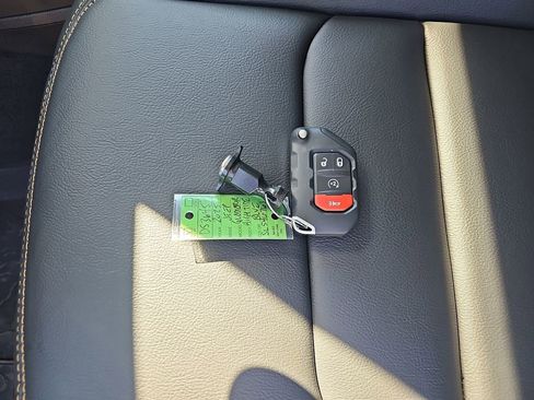 New 2025 Jeep Gladiator Sport image 28