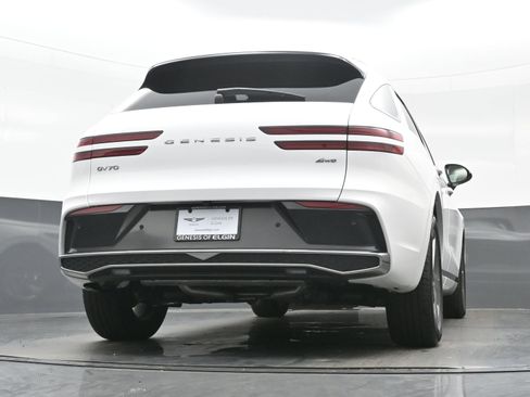 Certified 2026 Genesis GV70 2.5T Select image 32