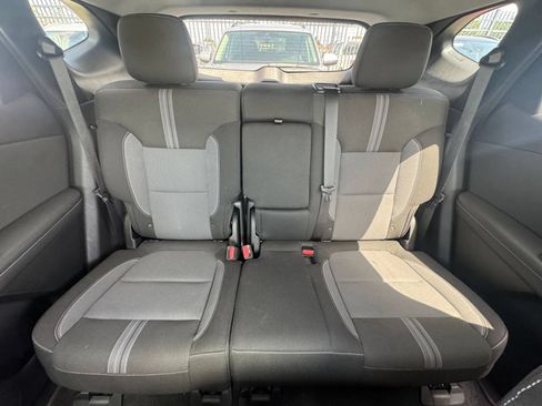 Used 2025 Chevrolet Blazer LT FWD image 32