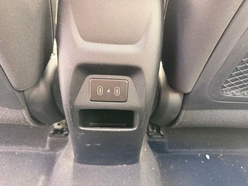 Used 2025 Hyundai Venue SEL FWD image 28