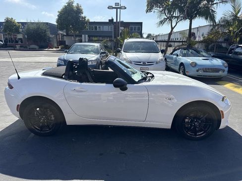 Used 2021 MAZDA MX-5 Miata Sport RWD image 6