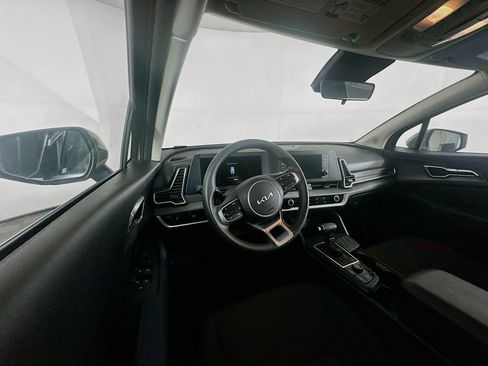 Used 2025 Kia Sportage LX FWD image 18
