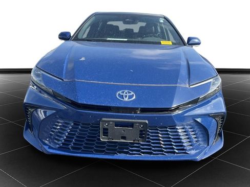 Used 2025 Toyota Camry XSE FWD image 8
