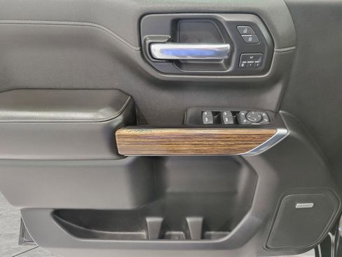 Used 2019 Chevrolet Silverado 1500 High Country w/ Z71 Off-Road Package AWD/4WD image 26