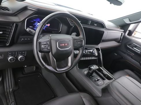 Used 2023 GMC Sierra 1500 AT4 w/ Technology Package AWD/4WD image 17