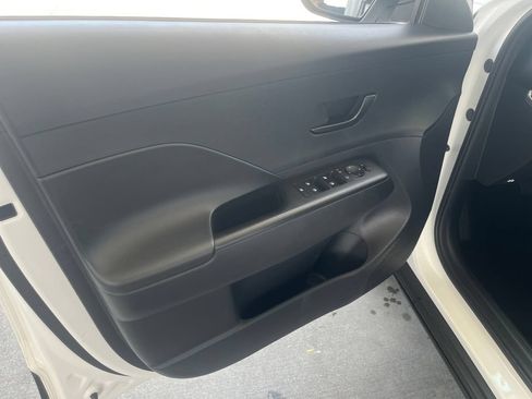 Used 2024 Hyundai Kona SEL FWD image 9