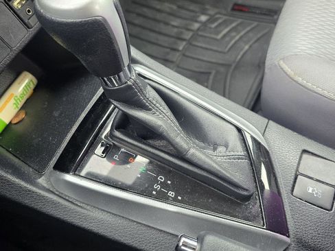 Used 2018 Toyota Corolla LE image 10