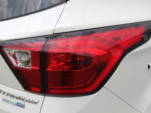 Used 2019 Ford Escape Titanium AWD/4WD image 13