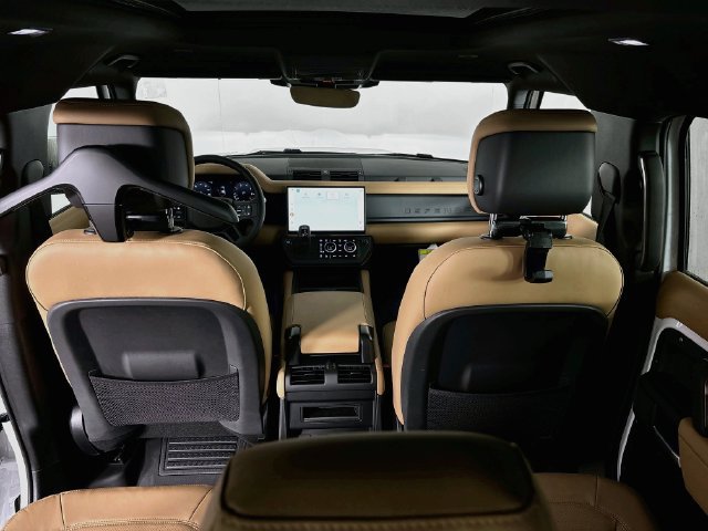New 2026 Land Rover Defender 110 X-Dynamic SE AWD/4WD image 23