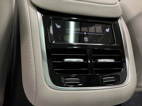 New 2026 Volvo XC90 T8 Ultra w/ Protection Package AWD/4WD image 28