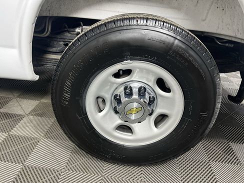 Used 2025 Chevrolet Express 3500 LT w/ LT Preferred Equipment Group image 30