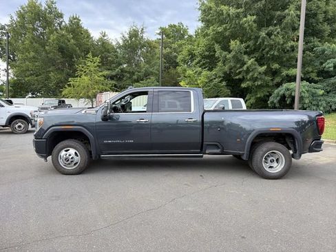 Used 2022 GMC Sierra 3500 Denali w/ Denali Ultimate Package AWD/4WD image 2