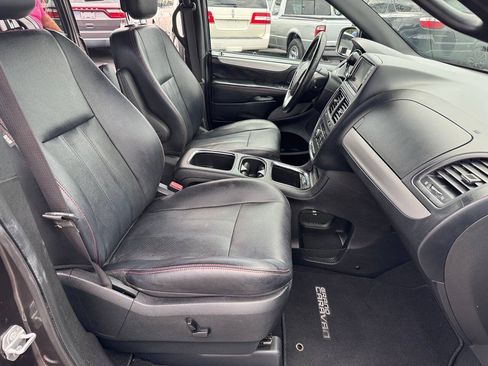 Used 2017 Dodge Grand Caravan GT FWD image 22