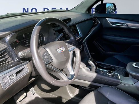 Used 2024 Cadillac XT6 Luxury image 16
