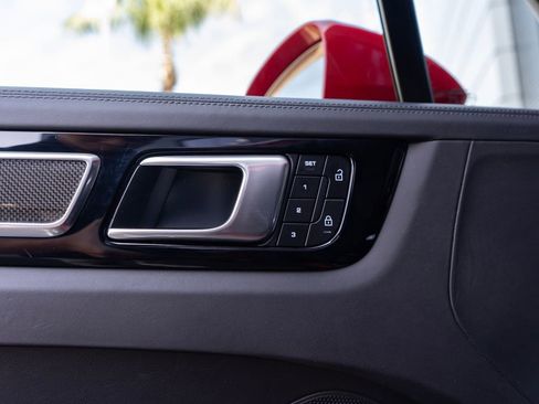 Used 2023 Porsche Cayenne Turbo image 29