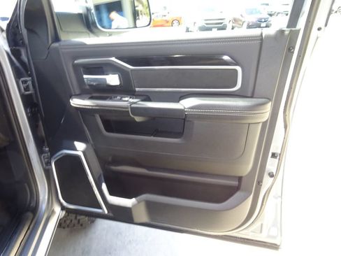 Used 2022 RAM 2500 Laramie AWD/4WD image 30