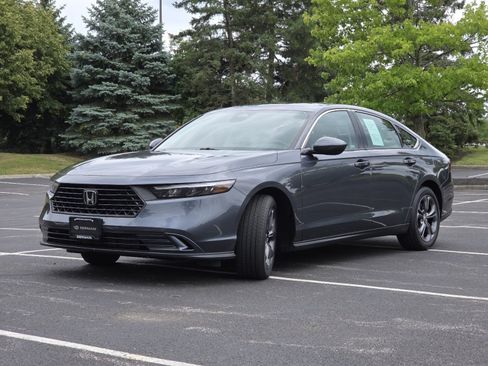 Certified 2023 Honda Accord EX image 16
