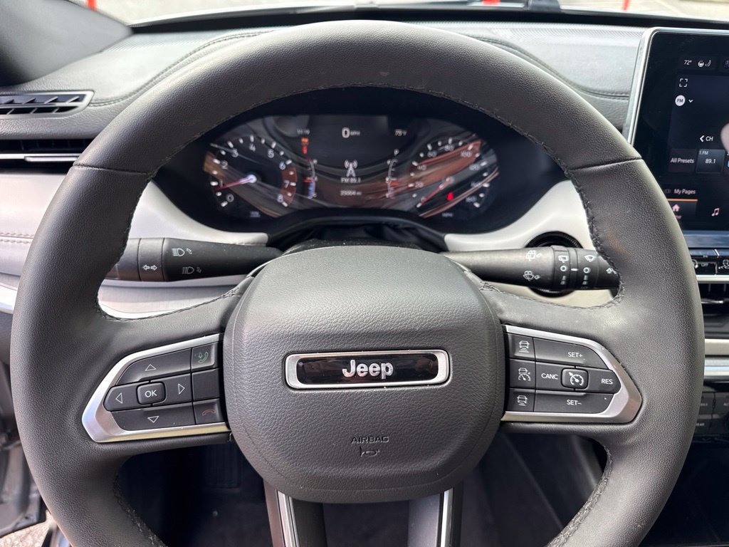 Used 2025 Jeep Compass Limited AWD/4WD image 32