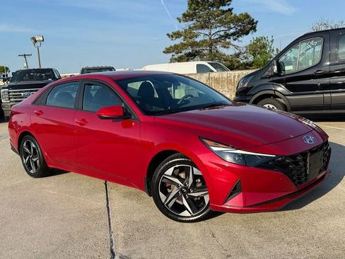 Used 2023 Hyundai Elantra SEL w/ Convenience Package FWD image 1