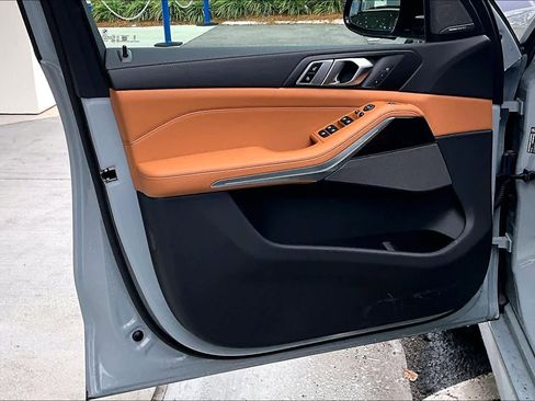 Used 2025 BMW X5 sDrive40i w/ M Sport Package image 23