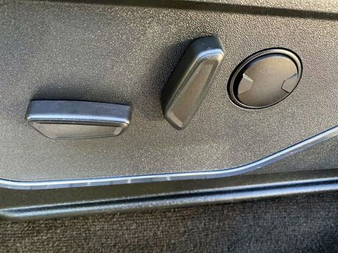 Used 2022 Ford F150 Lariat image 24