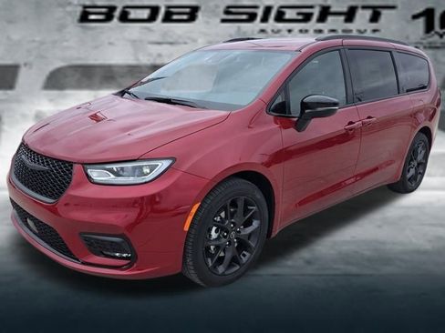 New 2026 Chrysler Pacifica Select w/ S Appearance Package image 1