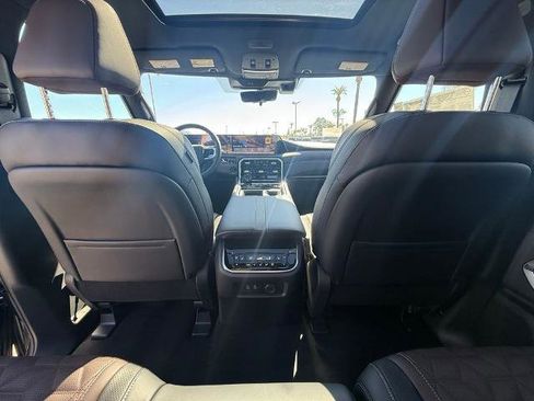 New 2025 Nissan Armada Platinum Reserve image 13