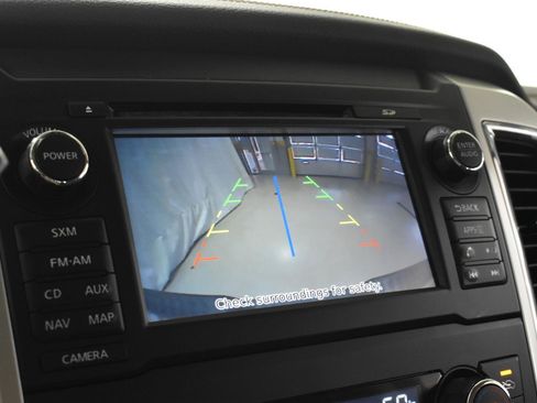 Used 2017 Nissan Titan SL image 17