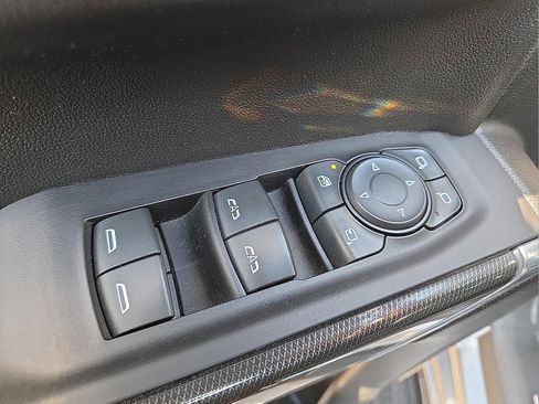 Certified 2022 GMC Sierra 1500 AT4 w/ AT4 Premium Package image 15