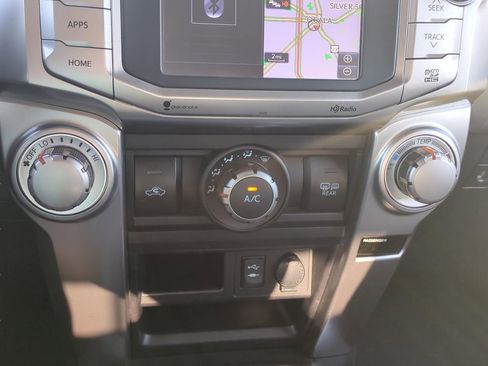 Used 2015 Toyota 4Runner SR5 Premium image 31