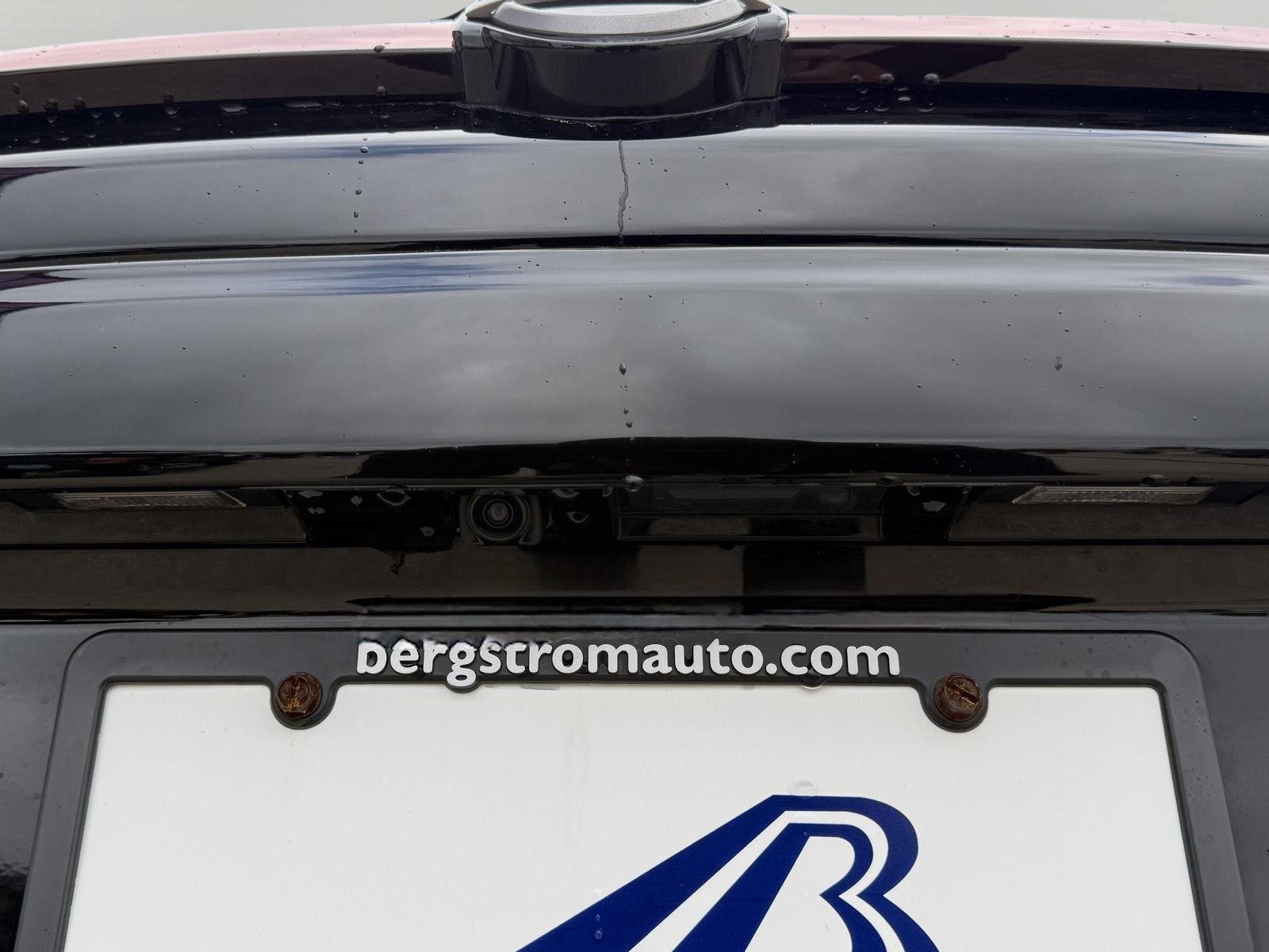 Used 2023 Nissan Kicks SR w/ SR Premium Package FWD image 12