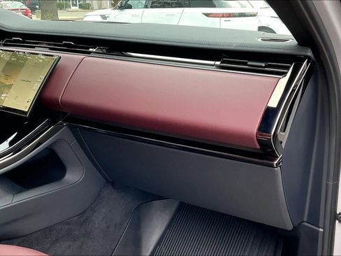 Used 2024 Land Rover Range Rover Sport Dynamic SE image 18