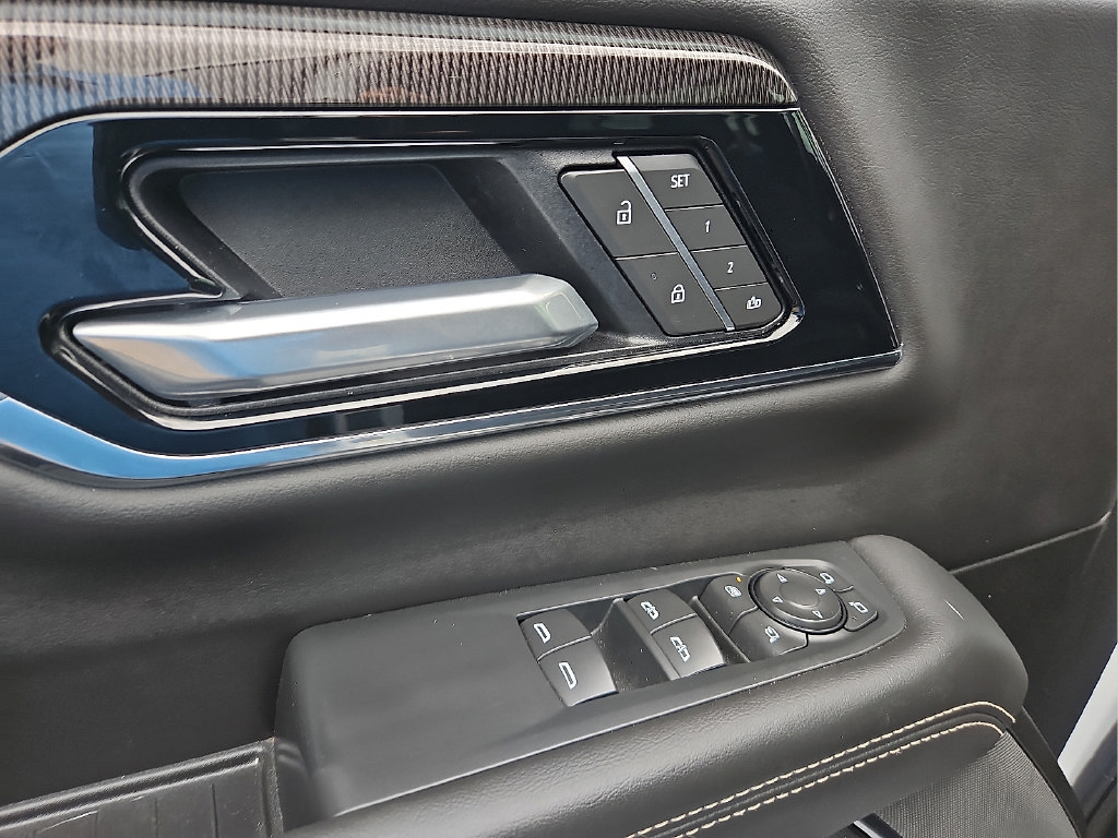 Used 2026 GMC Yukon Elevation RWD image 12