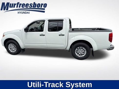 Used 2017 Nissan Frontier SV w/ SV Value Truck Package RWD image 11