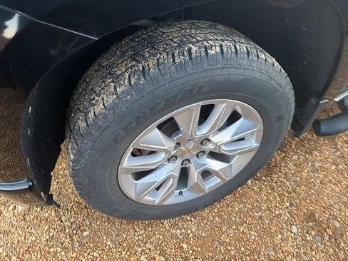 Used 2021 Chevrolet Silverado 1500 Custom image 2