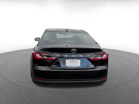 Used 2025 Toyota Camry LE image 12